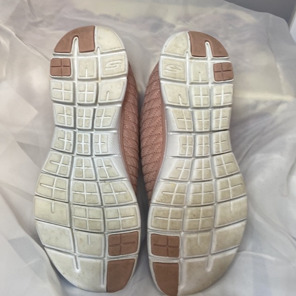 Skechers dual-lite shoes. Quilted Pink, size: 7 - Picture 4 of 9